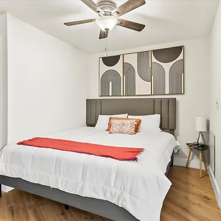 Hunstville Modern Studio Retreat Sleeps 2
